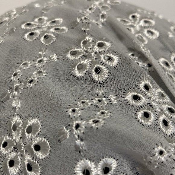 Headband Bandana White Eyelet Design Elastic Band One Size Fits Most - Picture 2 of 10